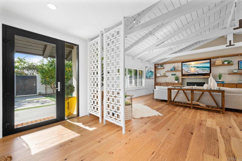 458 E Glaucus Street