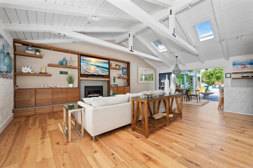 458 E Glaucus Street