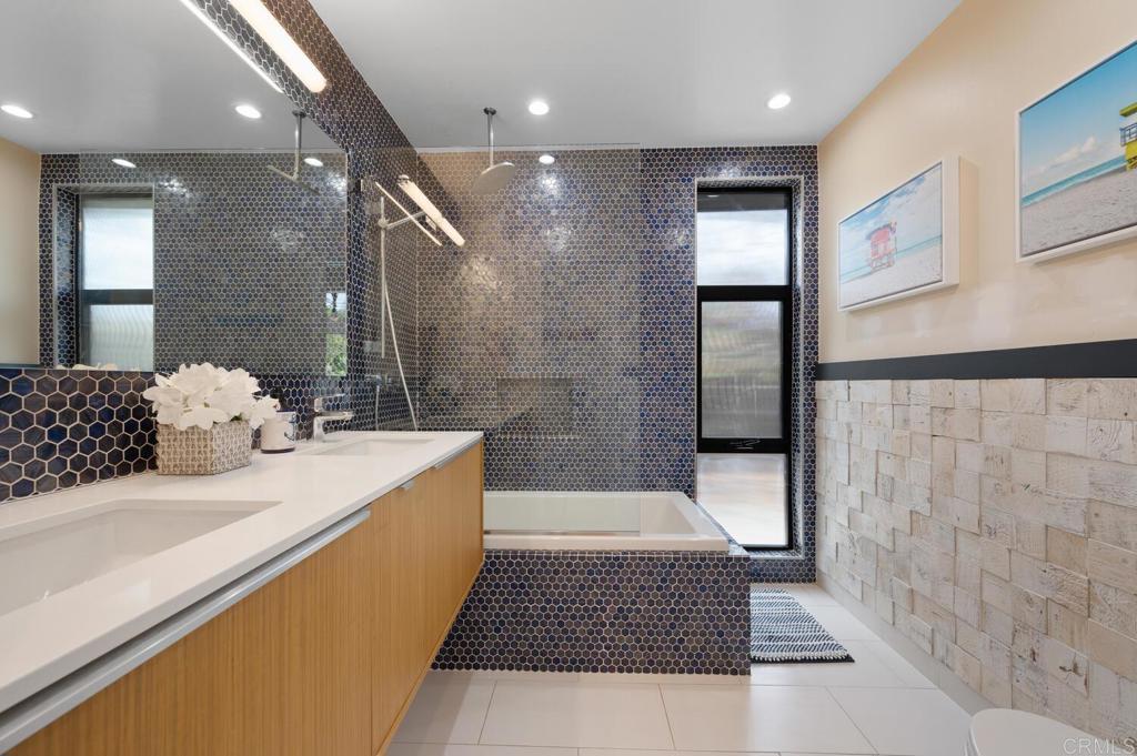 458 E Glaucus Street