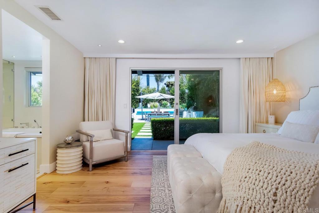 458 E Glaucus Street