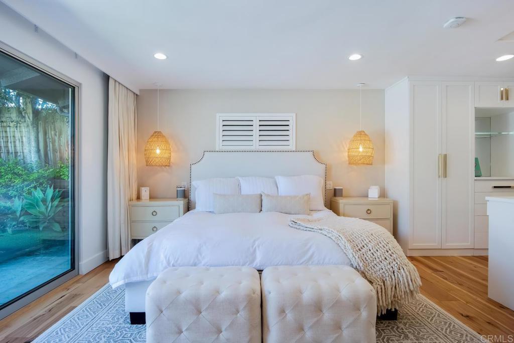 458 E Glaucus Street