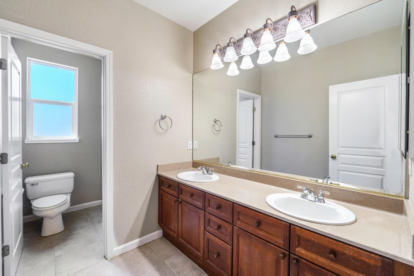 4021 Tierra Lago DR