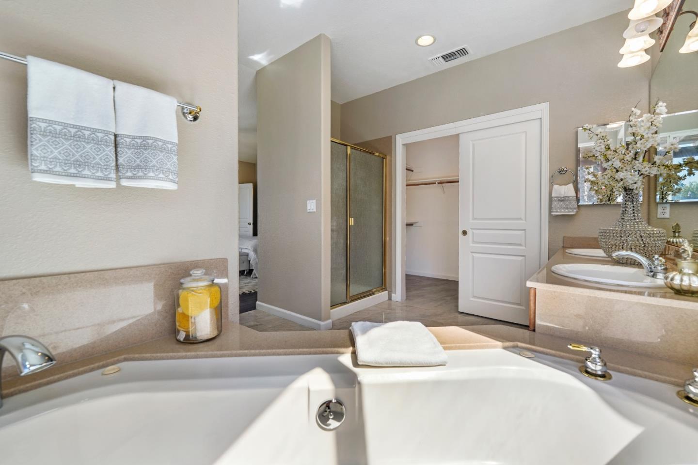 4021 Tierra Lago DR