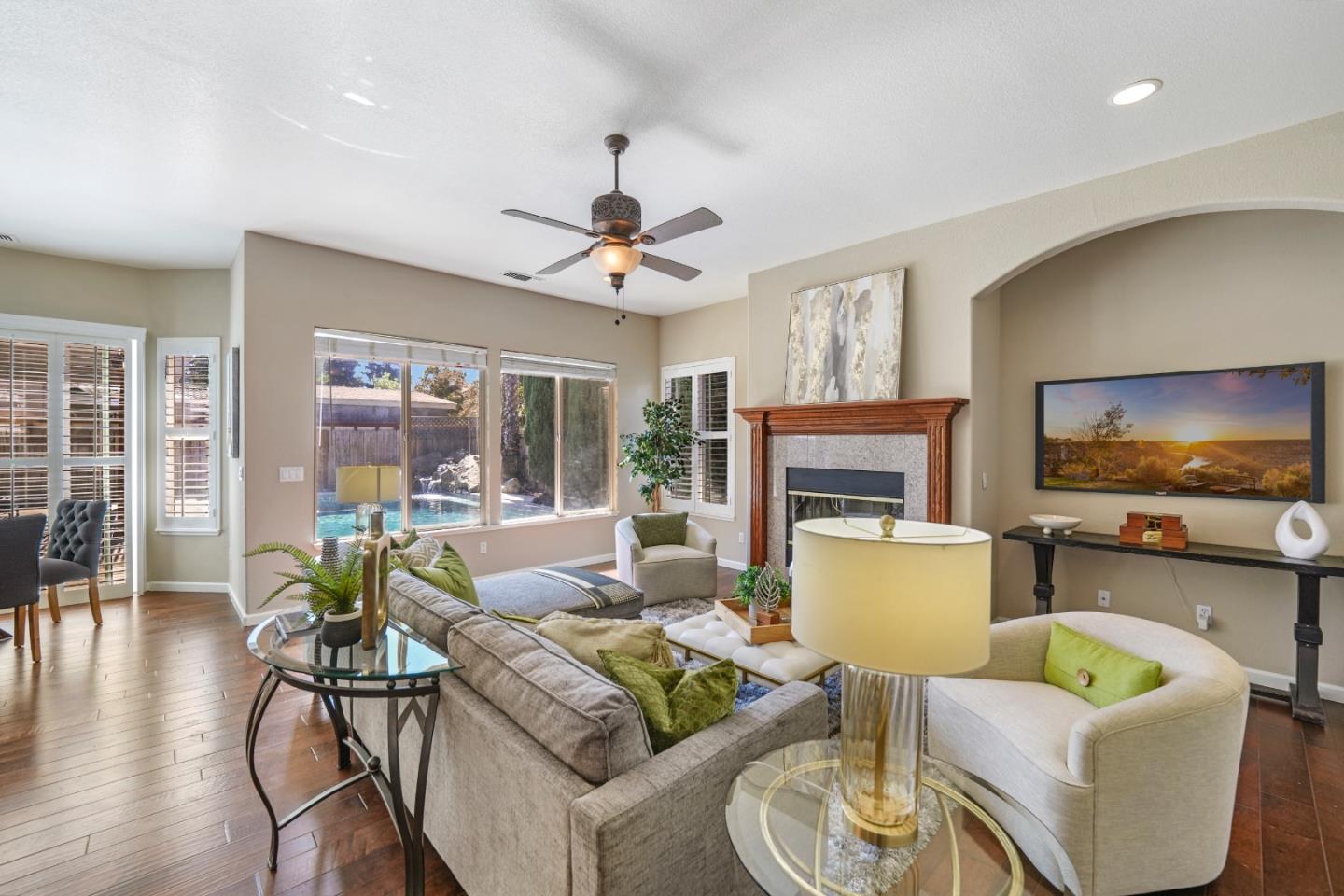 4021 Tierra Lago DR