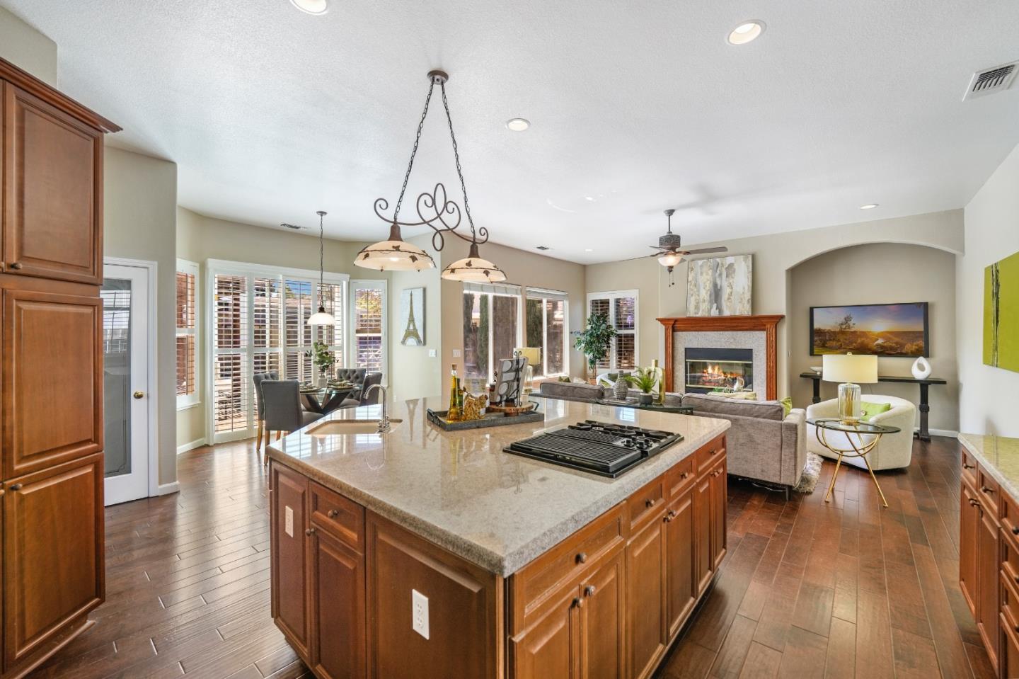 4021 Tierra Lago DR