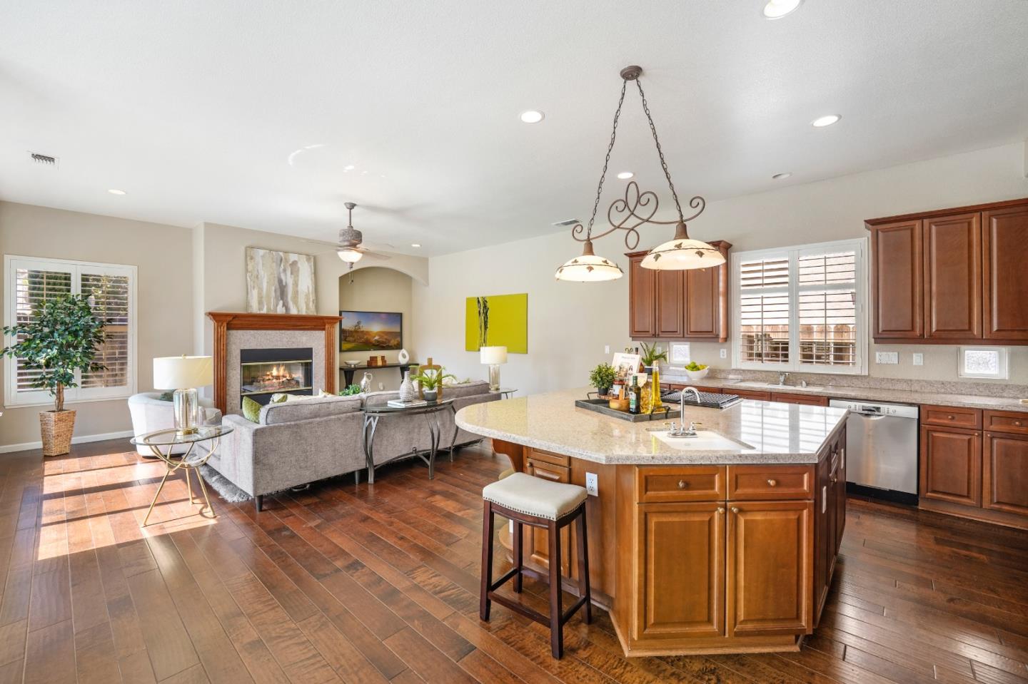 4021 Tierra Lago DR