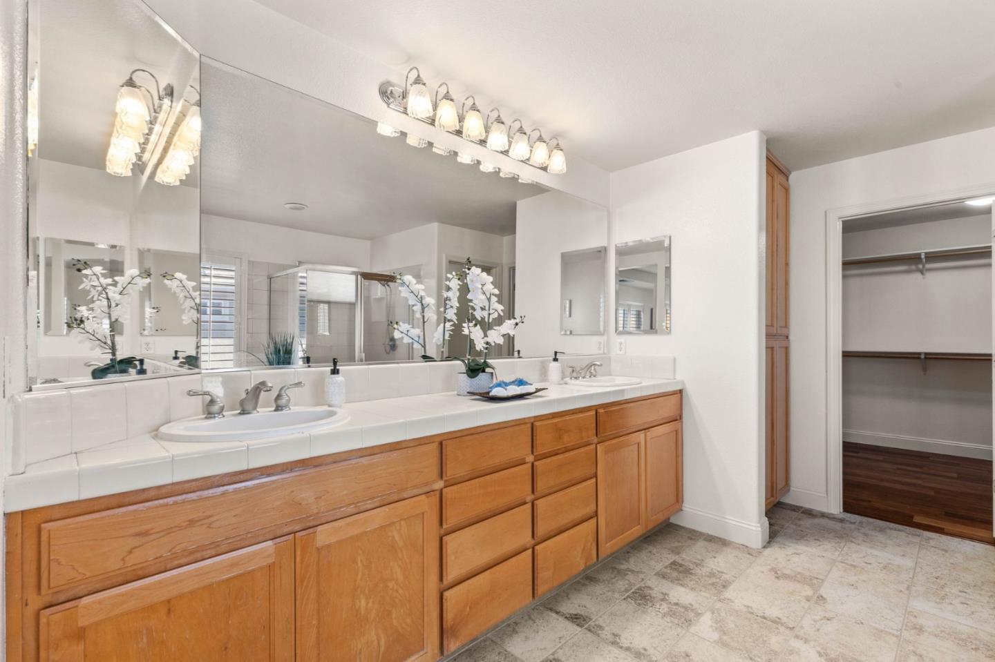 5939 Pala Mesa Drive