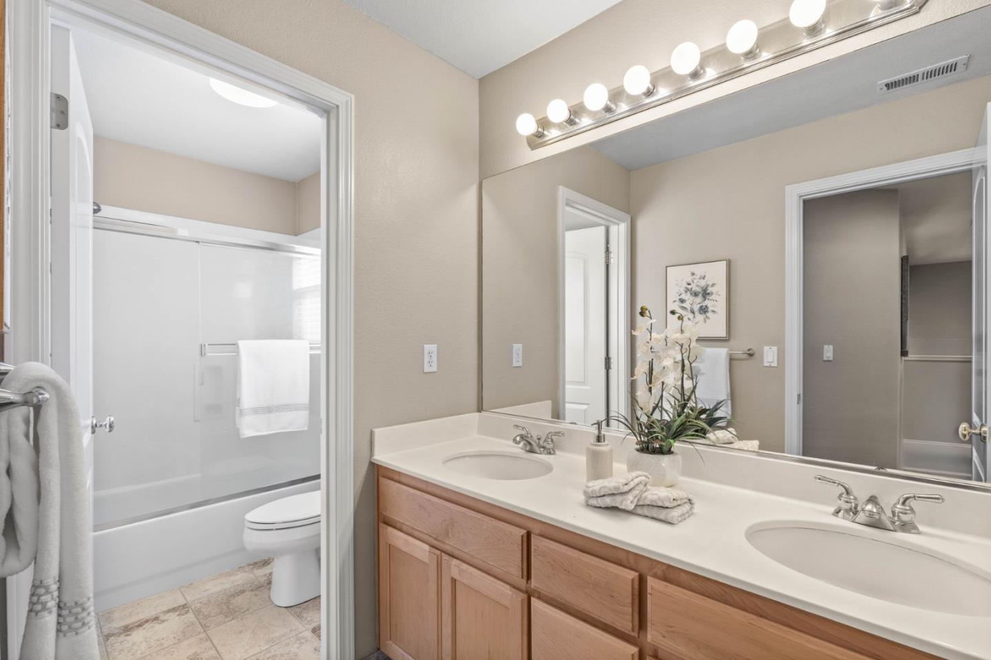 5939 Pala Mesa Drive