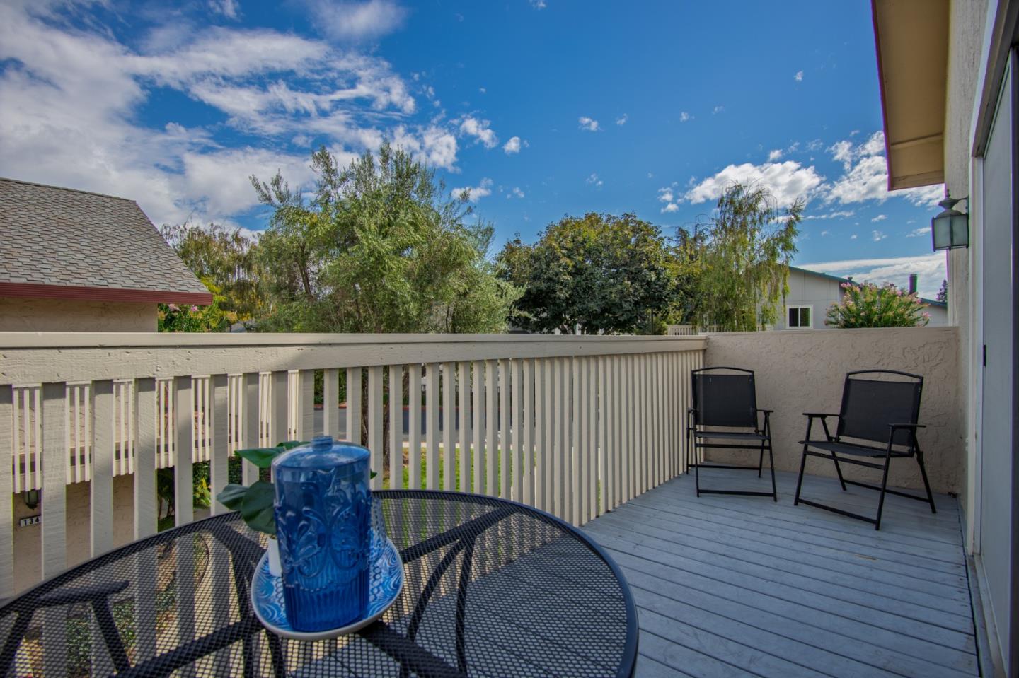 1350 Charmwood Square