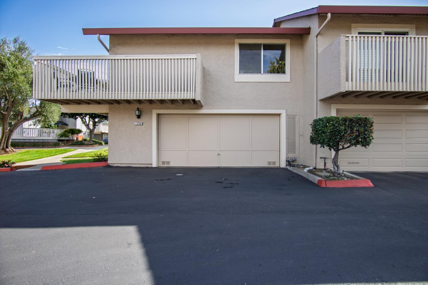 1350 Charmwood Square