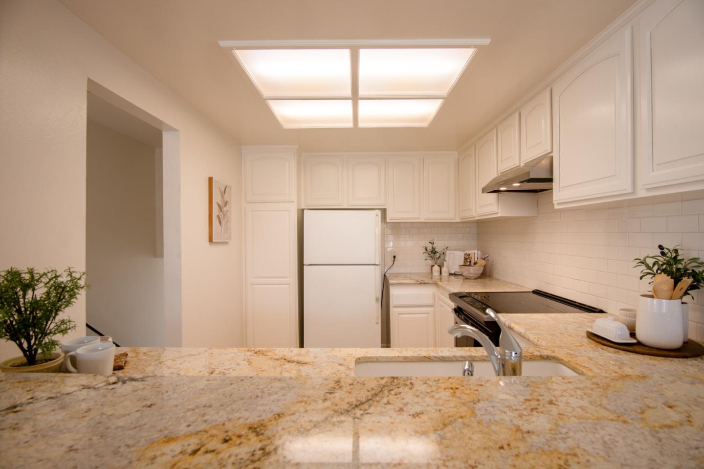 1350 Charmwood Square