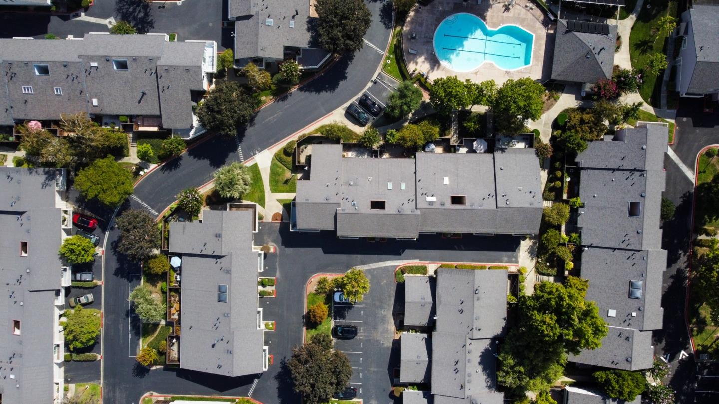 1350 Charmwood Square