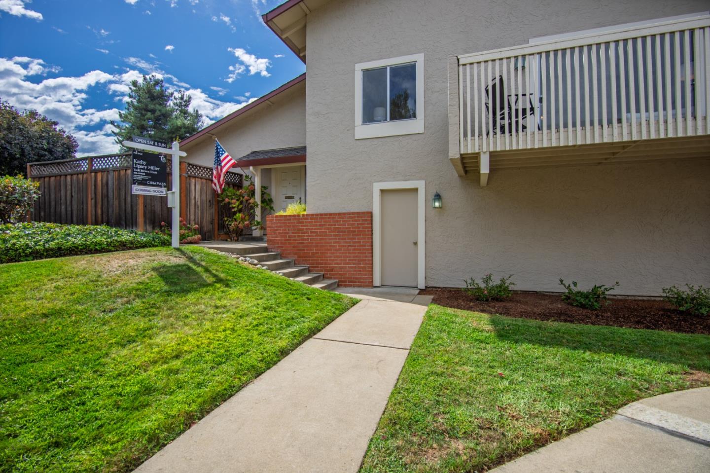 1350 Charmwood Square