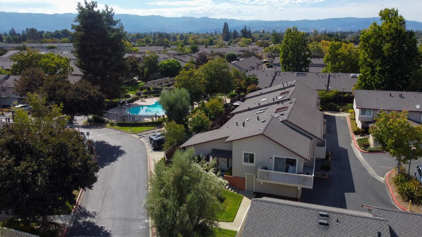 1350 Charmwood Square