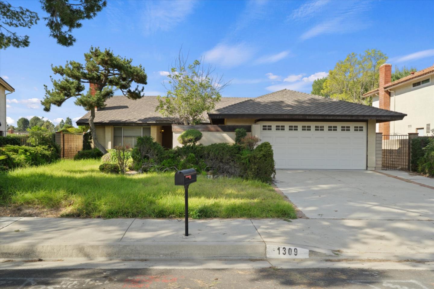 1309 Deeplawn Drive