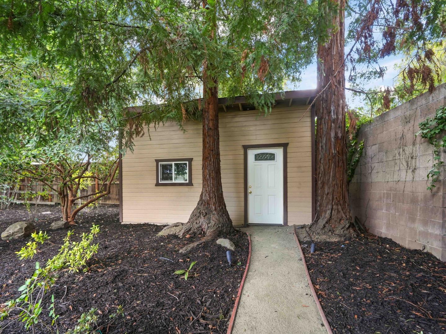 2037 Banbury Road