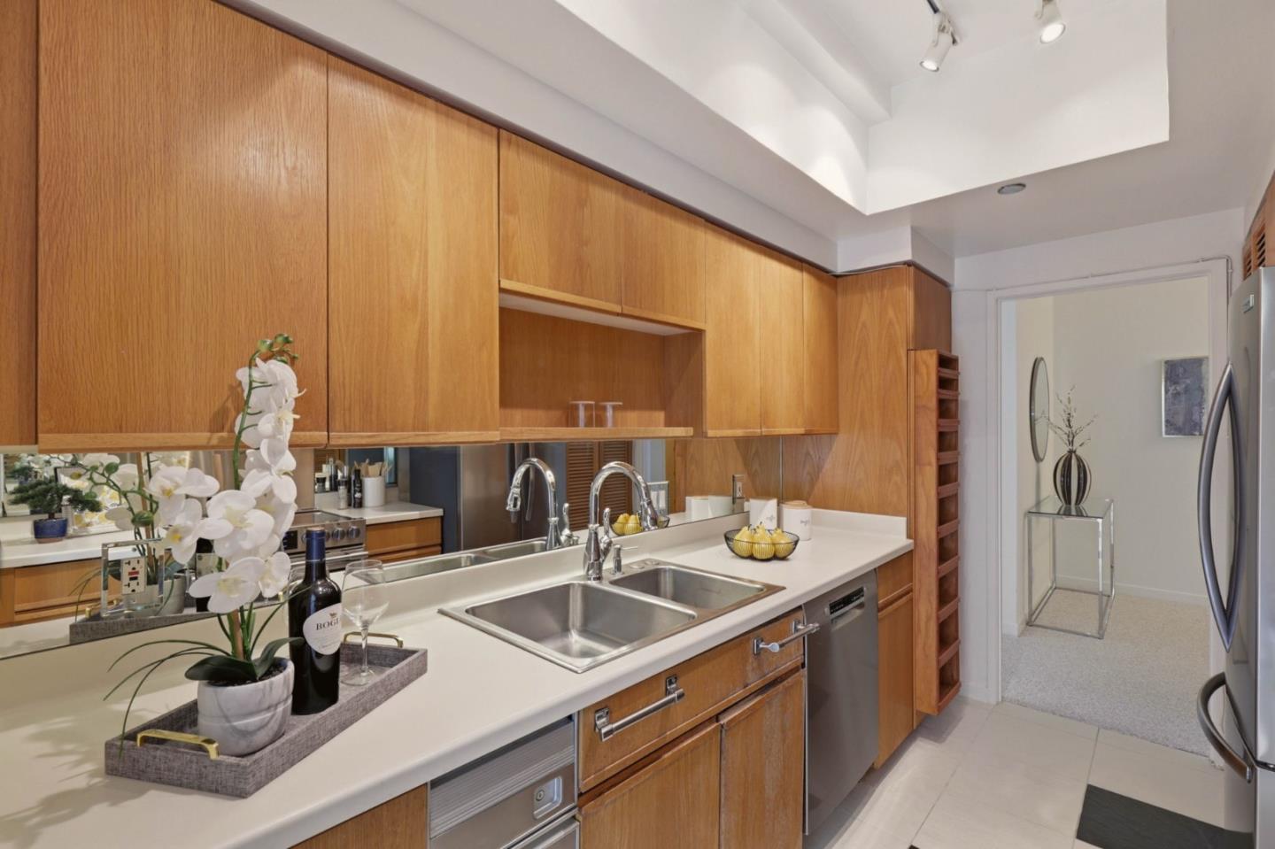 101 Lombard ST 201E