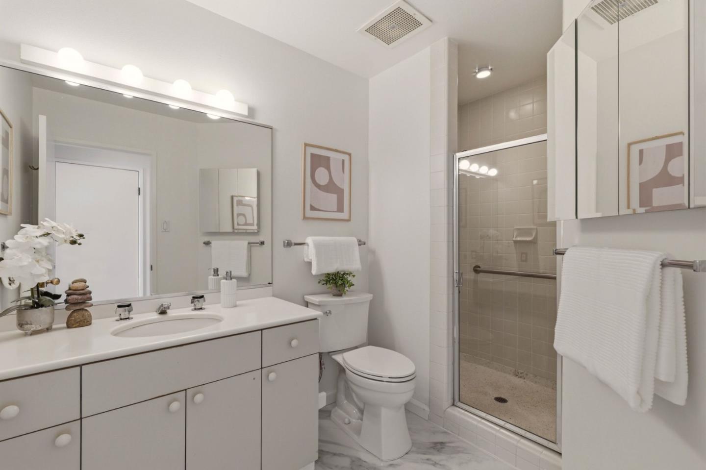 101 Lombard ST 201E