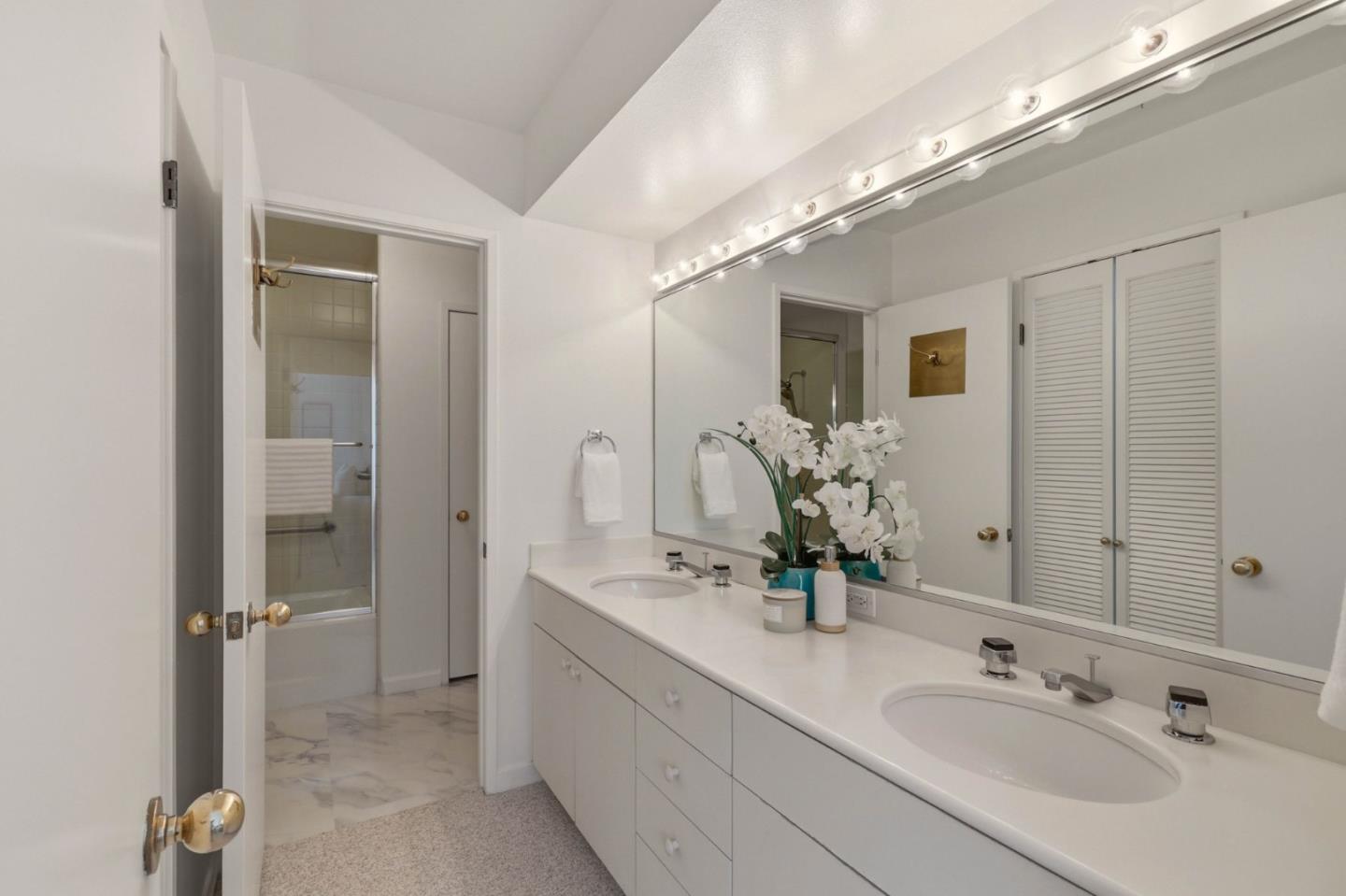 101 Lombard ST 201E
