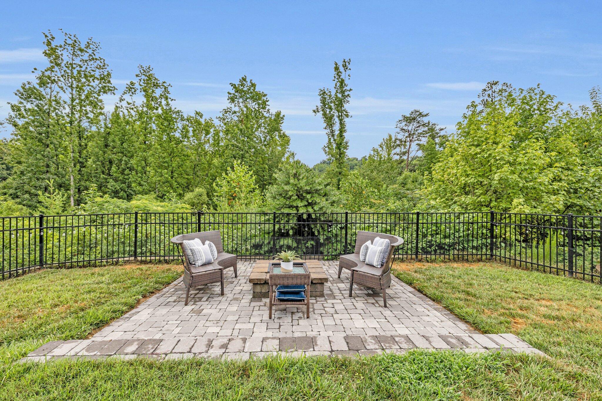 1742 Seven Pines Lane