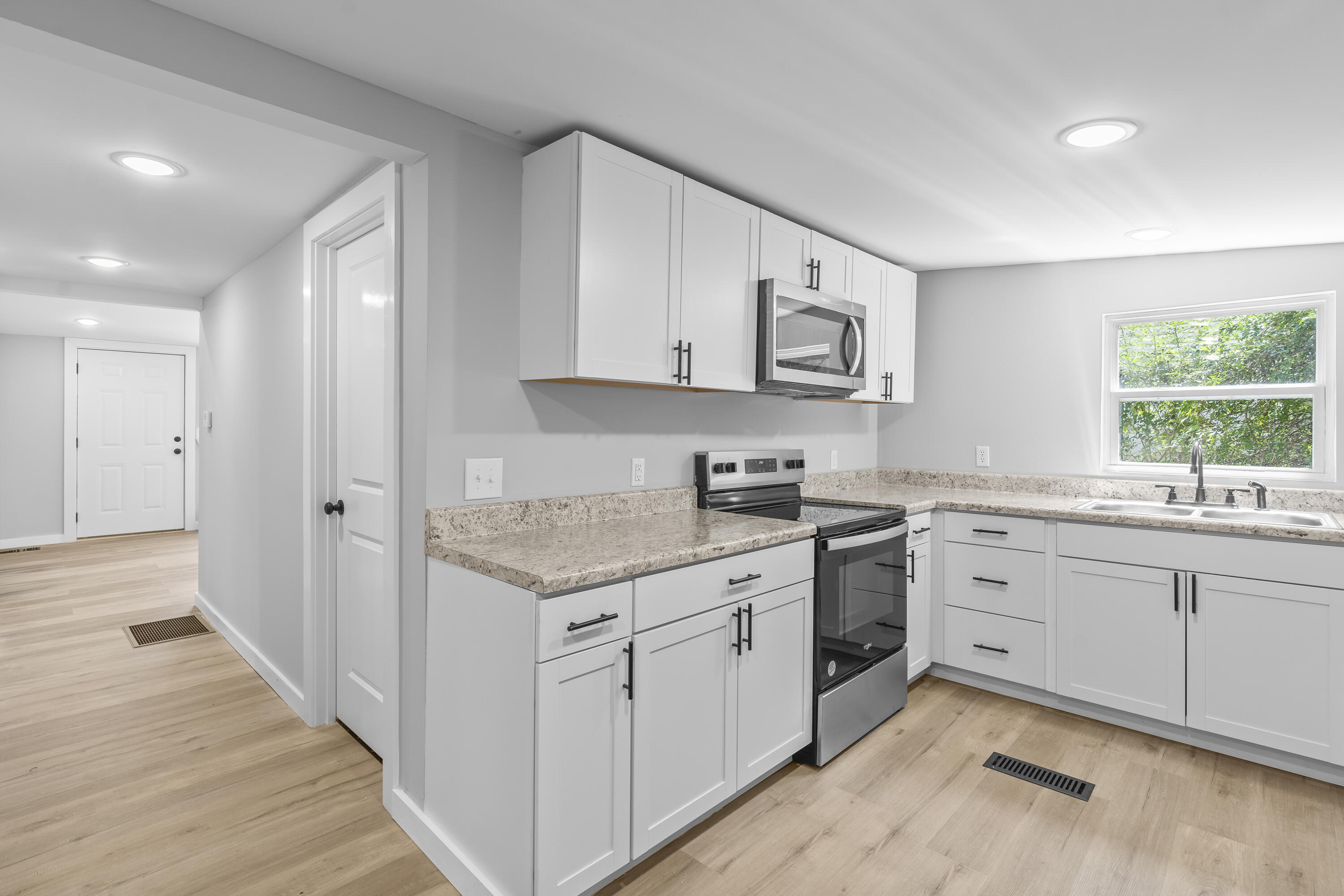 1560 SE Aurora Avenue