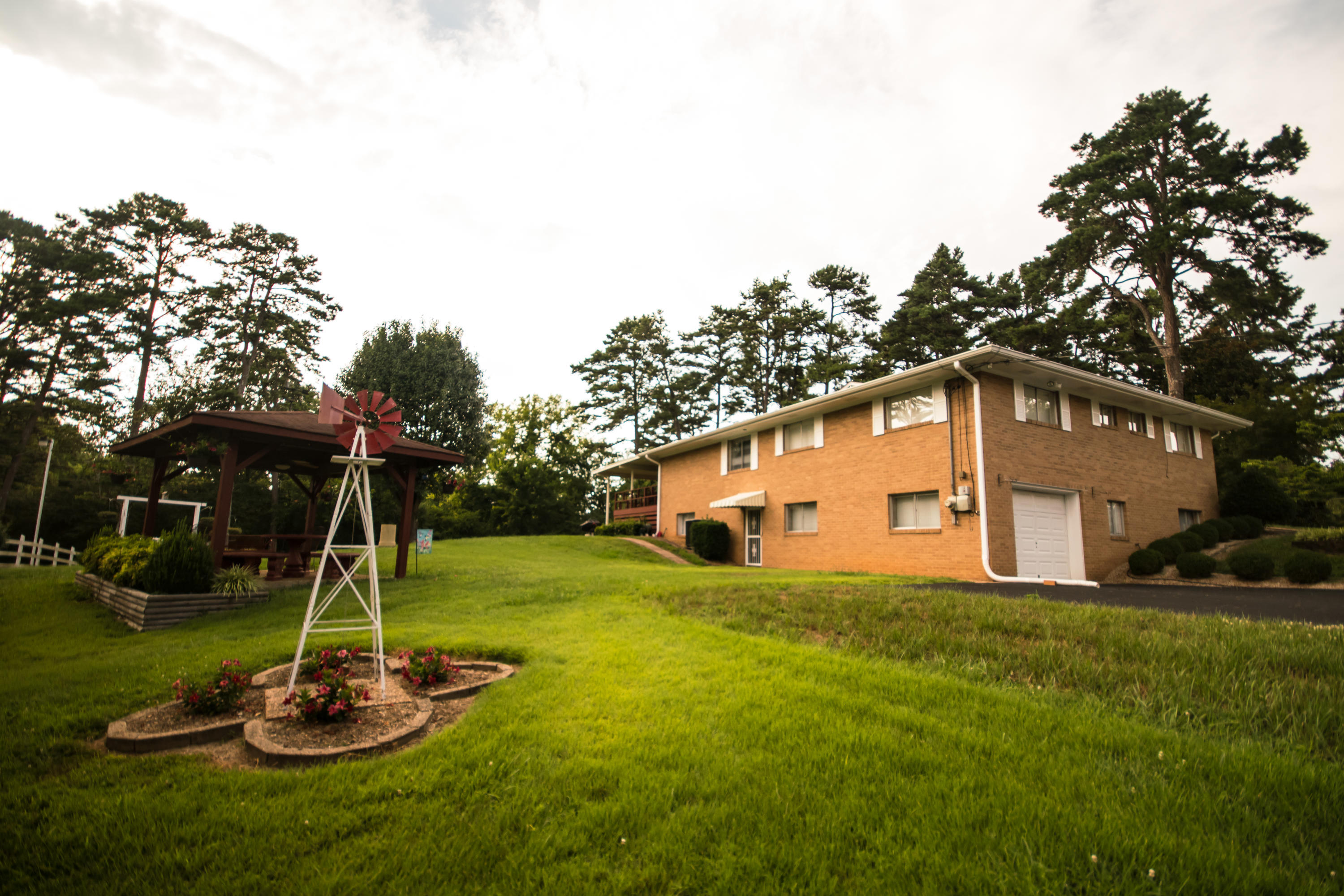1338 Thrasher Pike