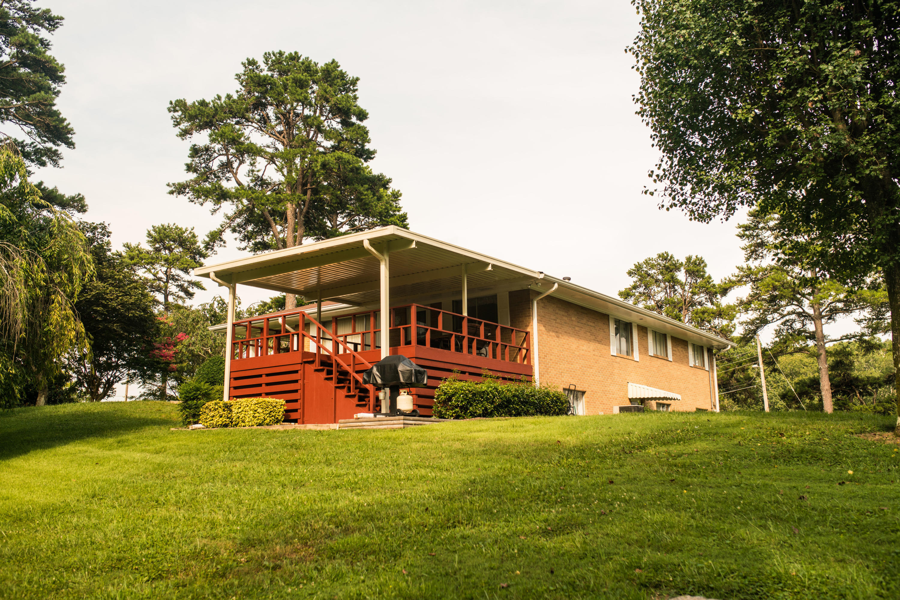1338 Thrasher Pike