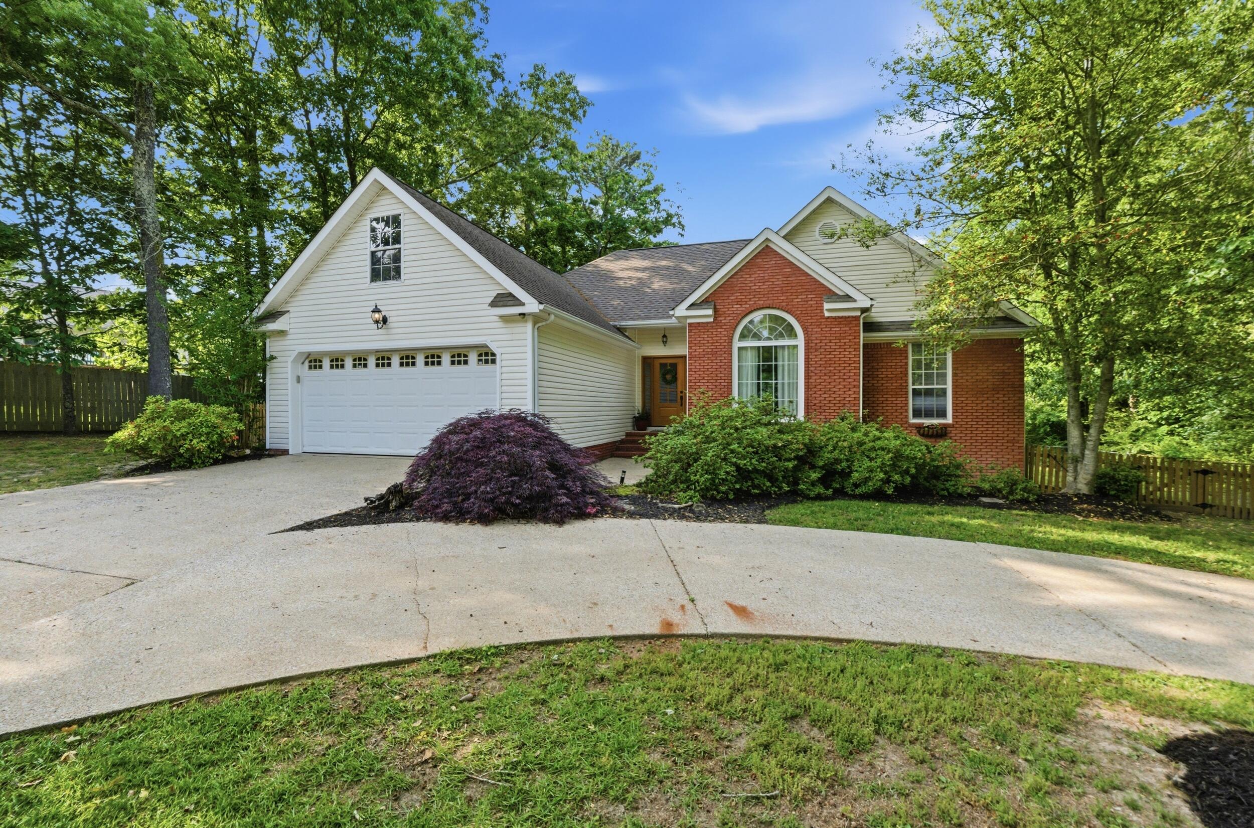 6933 Sawtooth Drive