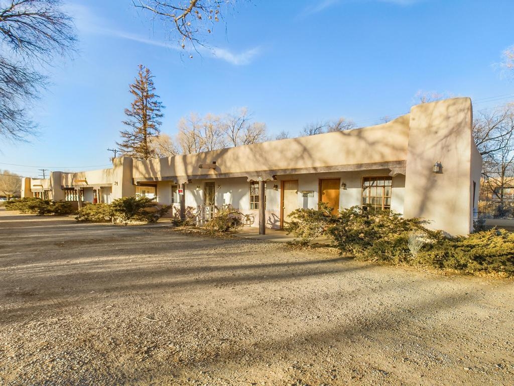 623 and 627 Paseo del Pueblo Sur