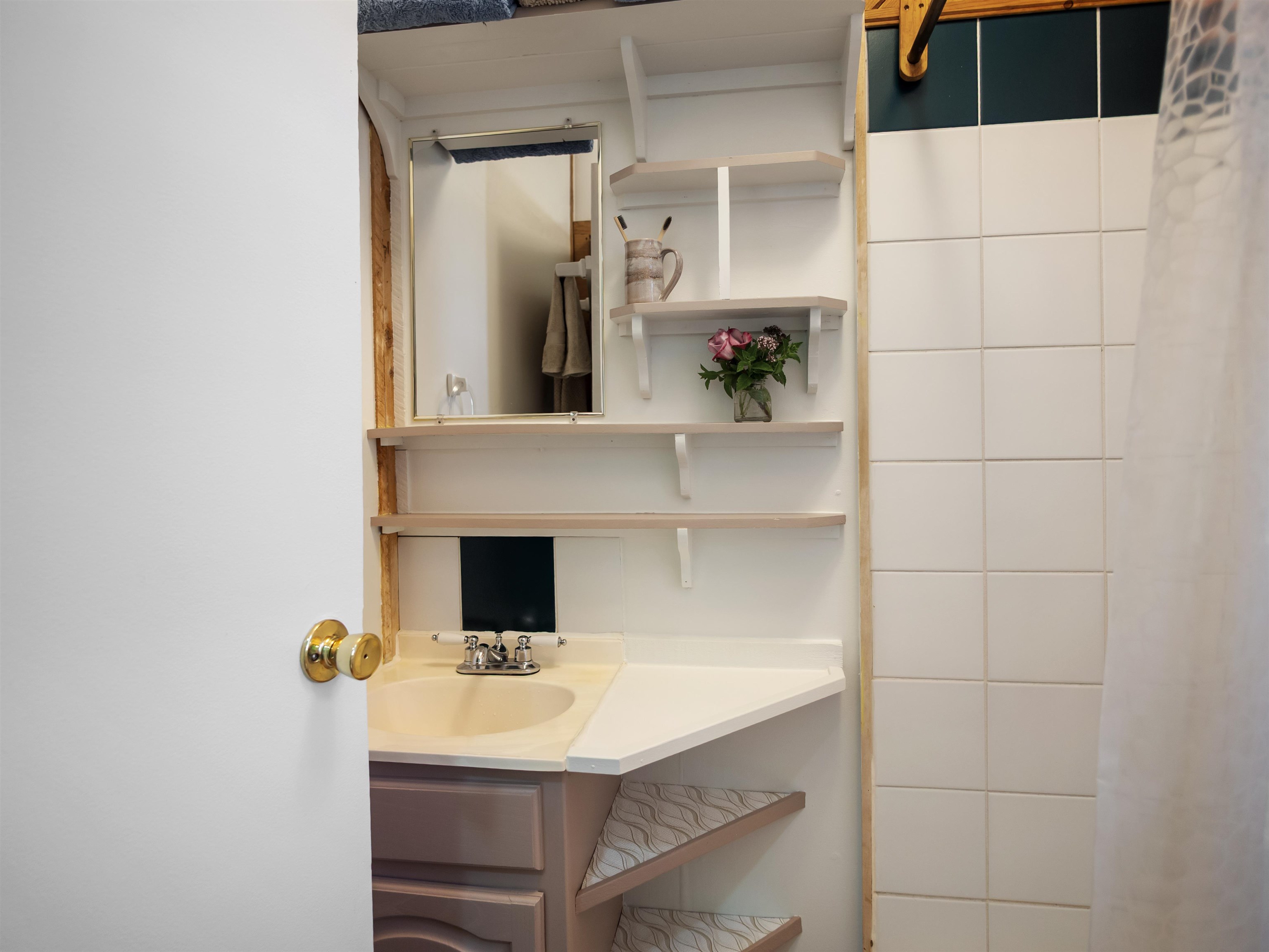 47 A and B Poleo Road