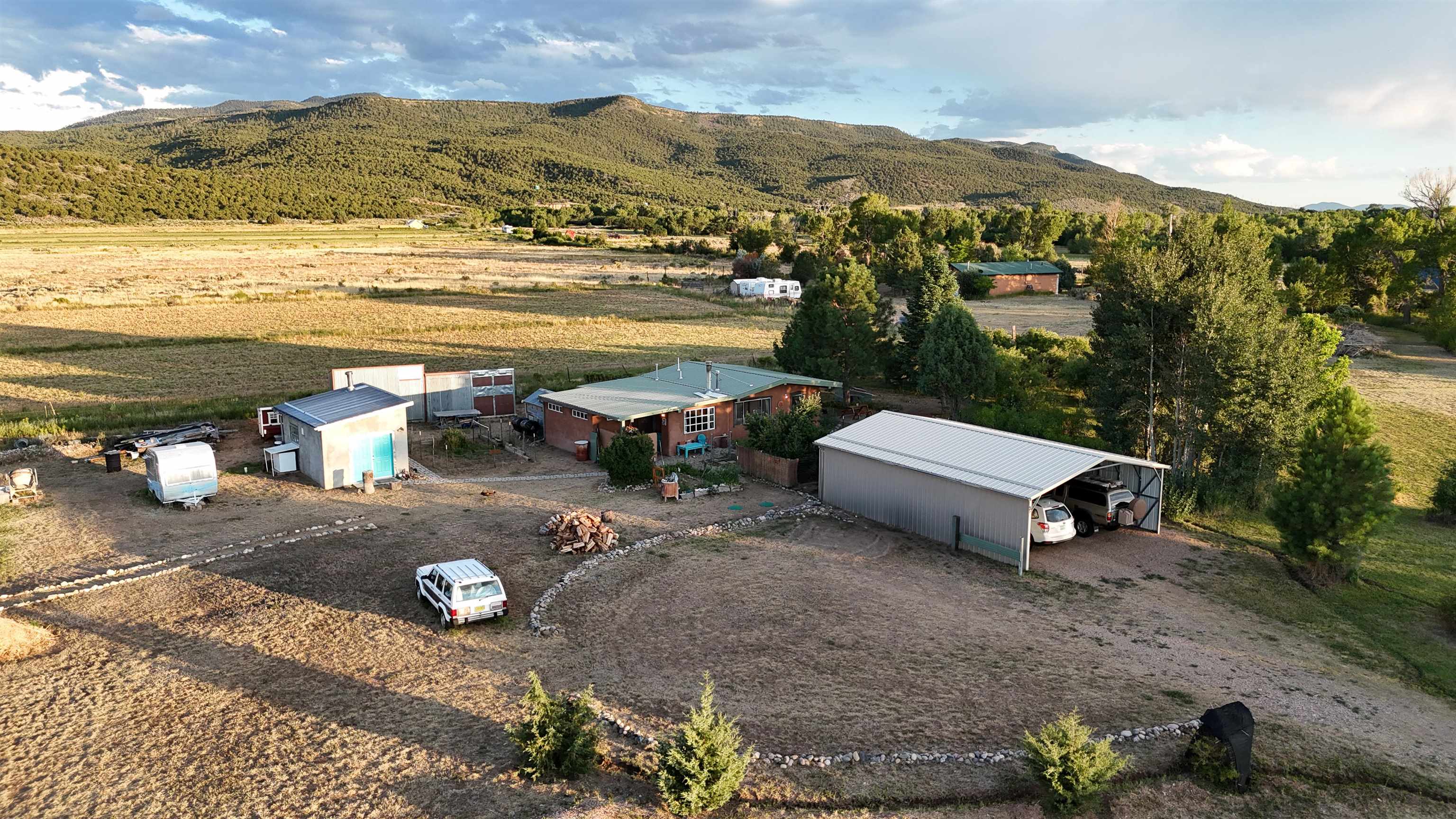 47 A and B Poleo Road