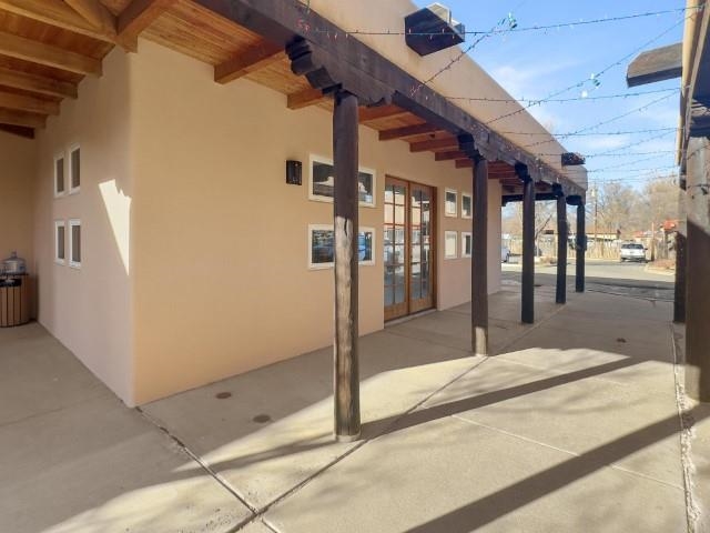 330 Paseo del Pueblo Sur