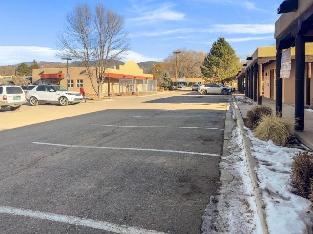 330 Paseo del Pueblo Sur