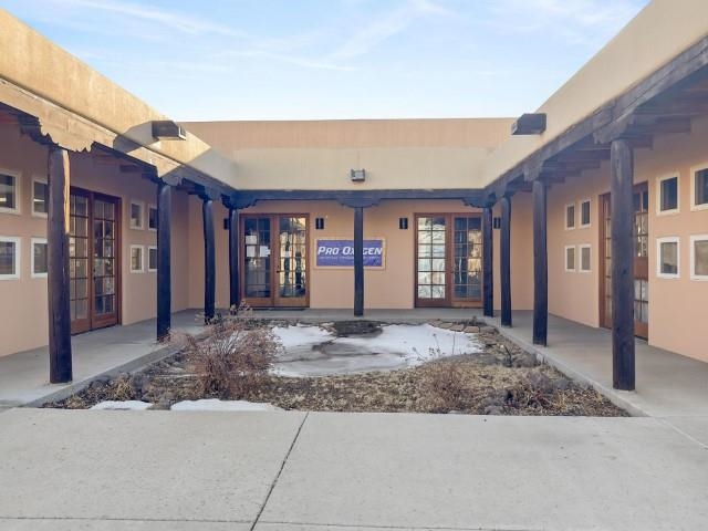 330 Paseo del Pueblo Sur