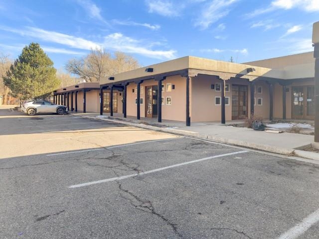 330 Paseo del Pueblo Sur