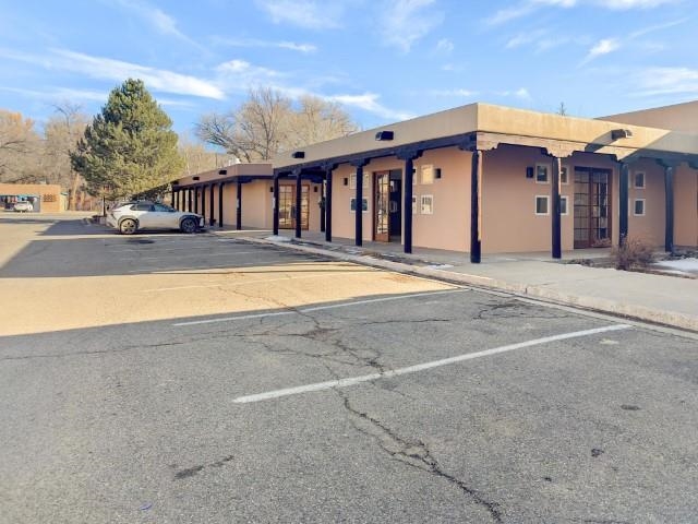 330 Paseo del Pueblo Sur