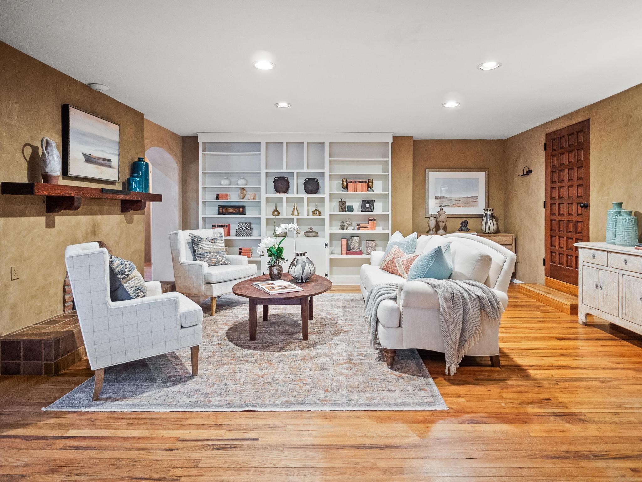 310 Ortiz Street