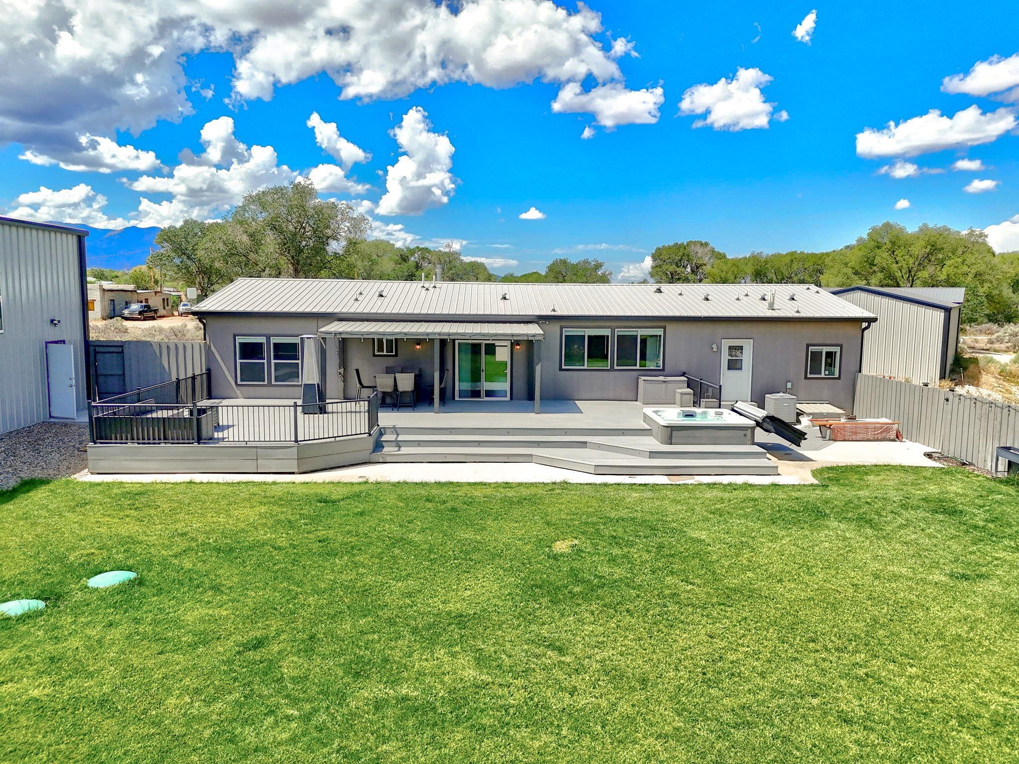 569 Dolores Rd