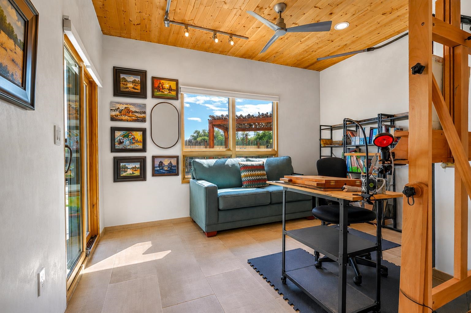 2 La Isla Court