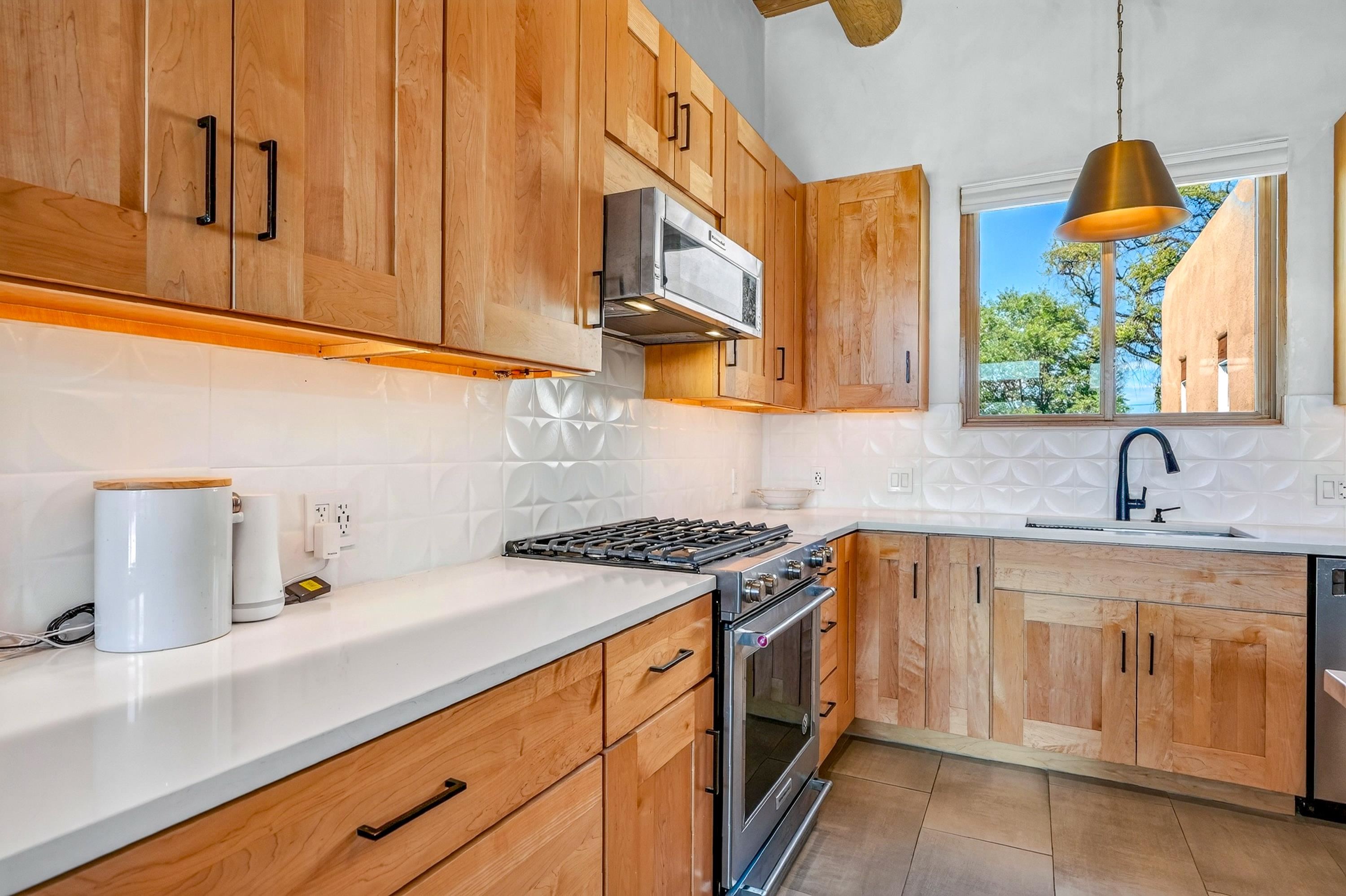 2 La Isla Court