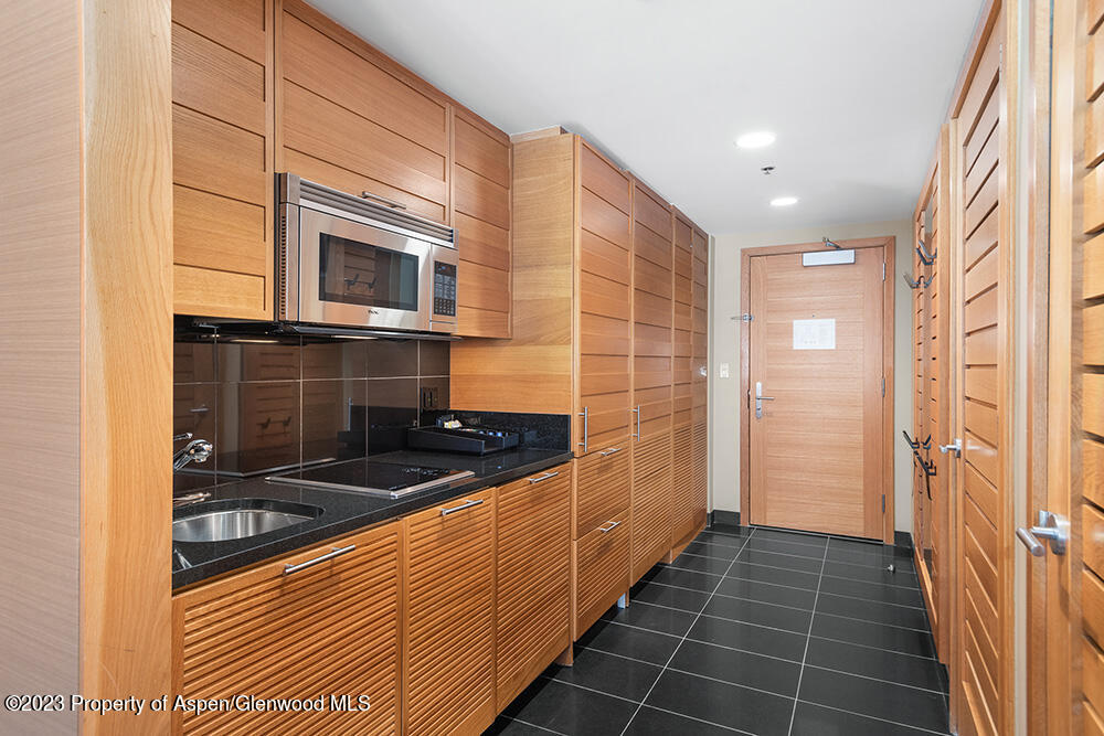 130 Wood Road, 606