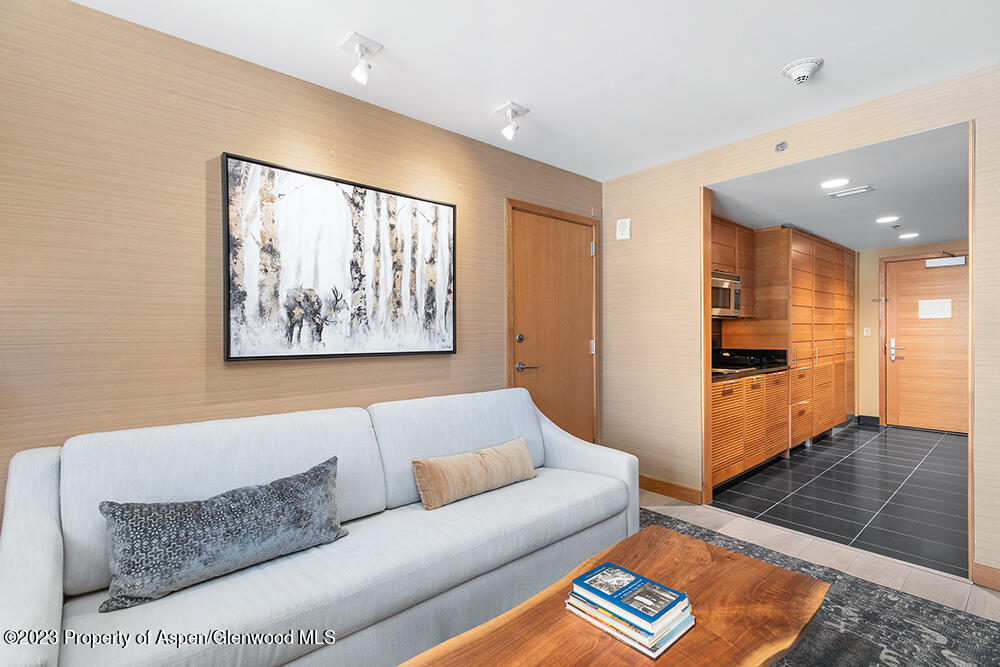 130 Wood Road, 606