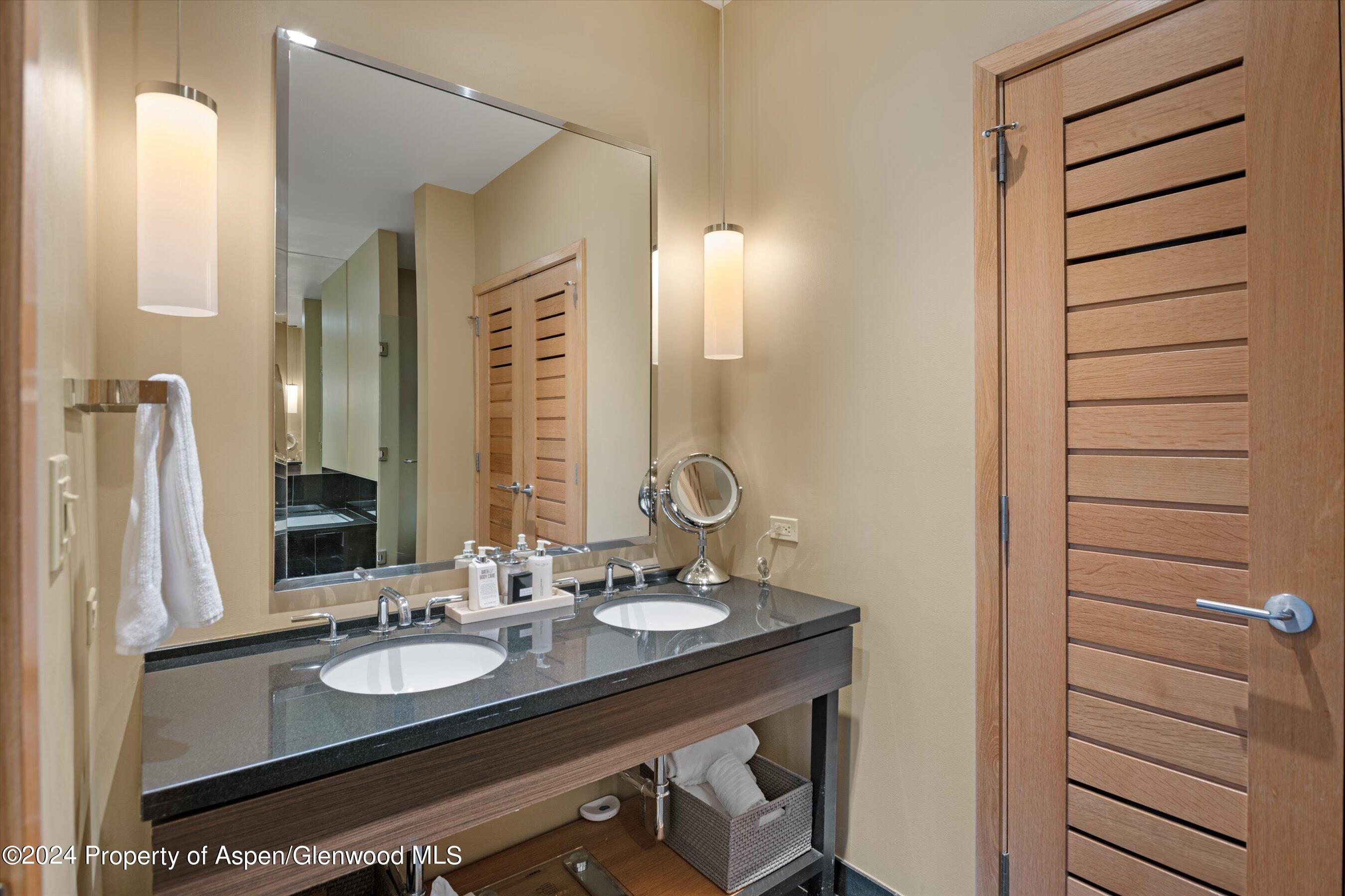 130 Wood Road, 439/441