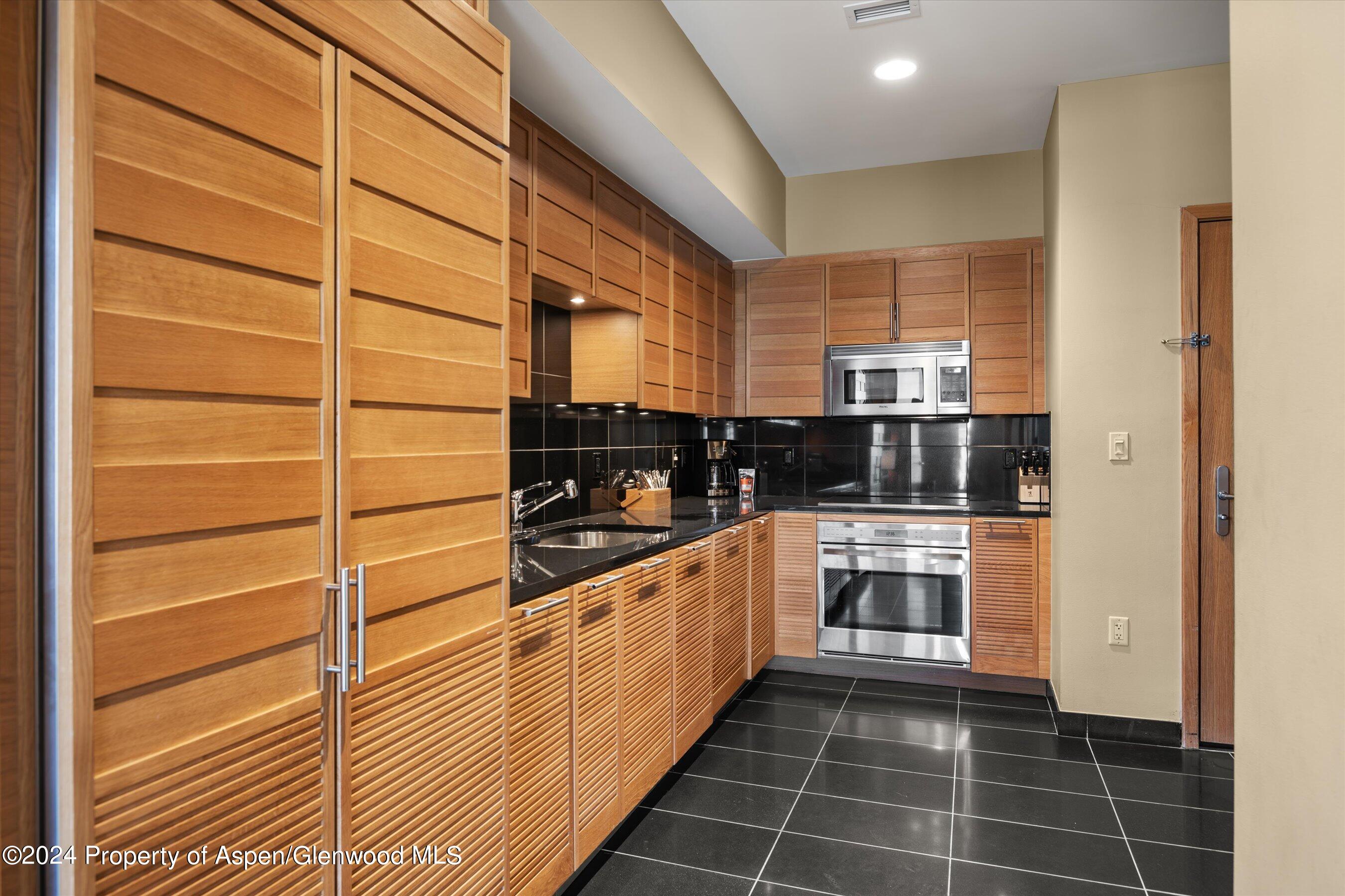 130 Wood Road, 439/441