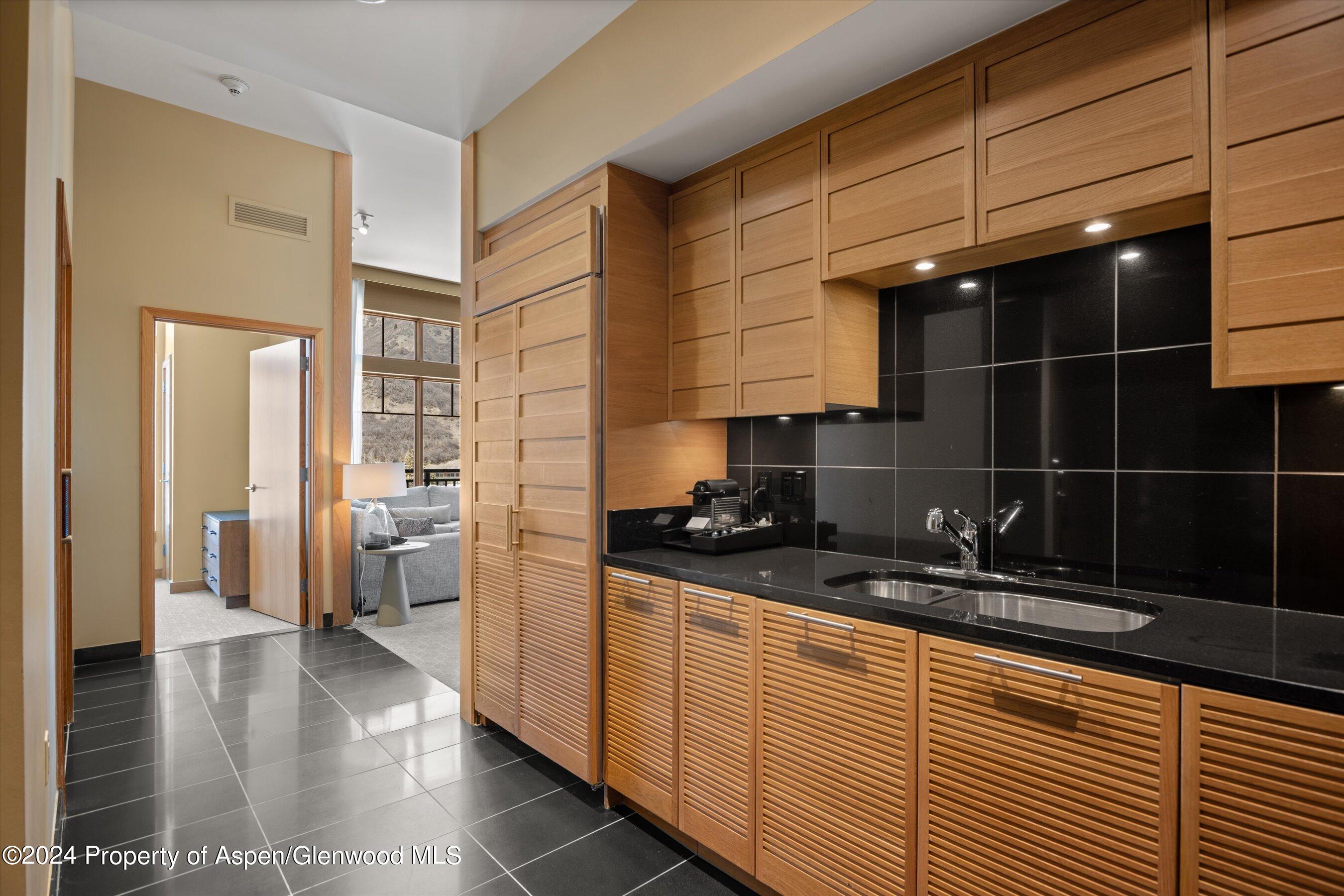 130 Wood Road, 439/441