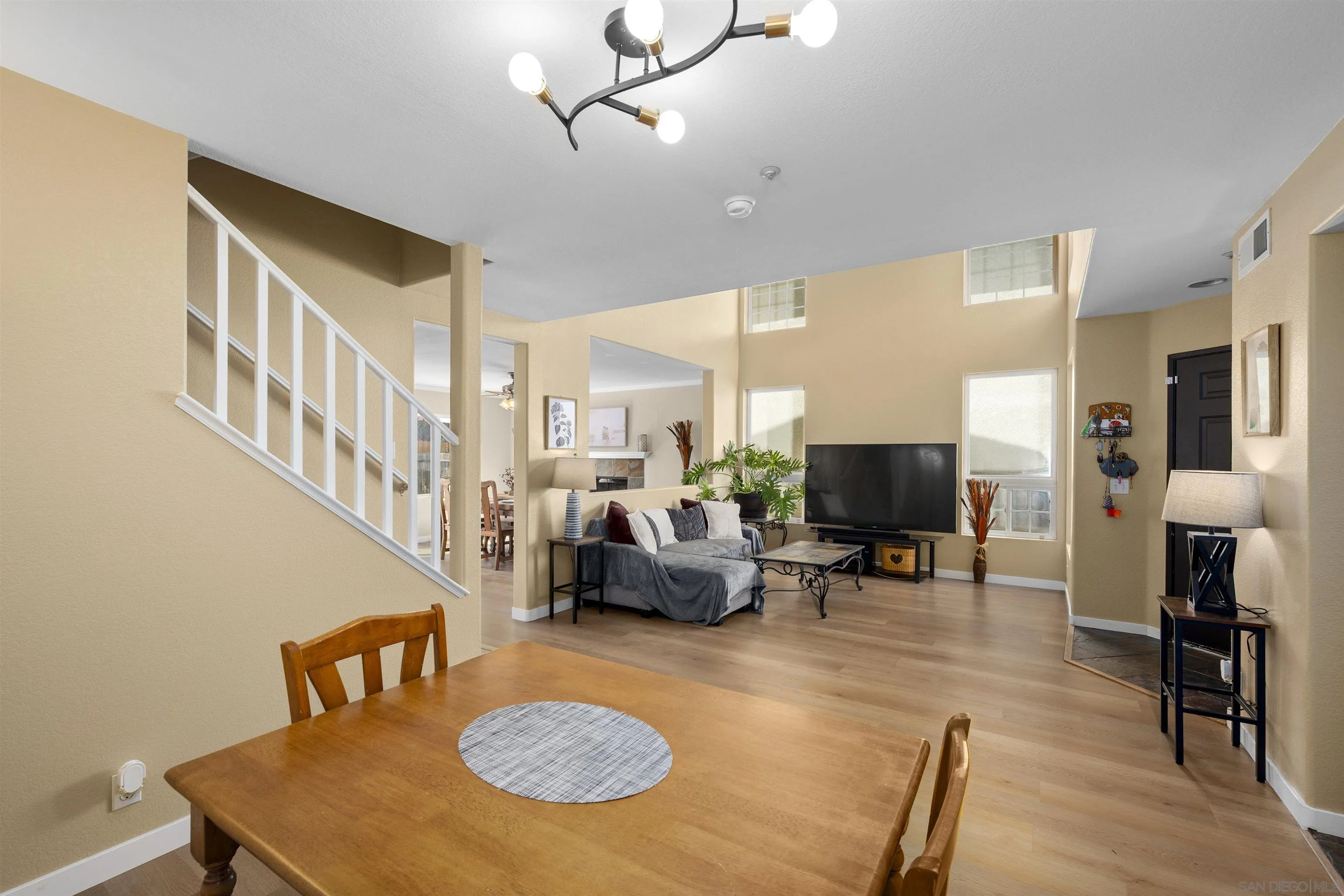 1362 Oak Village Dr