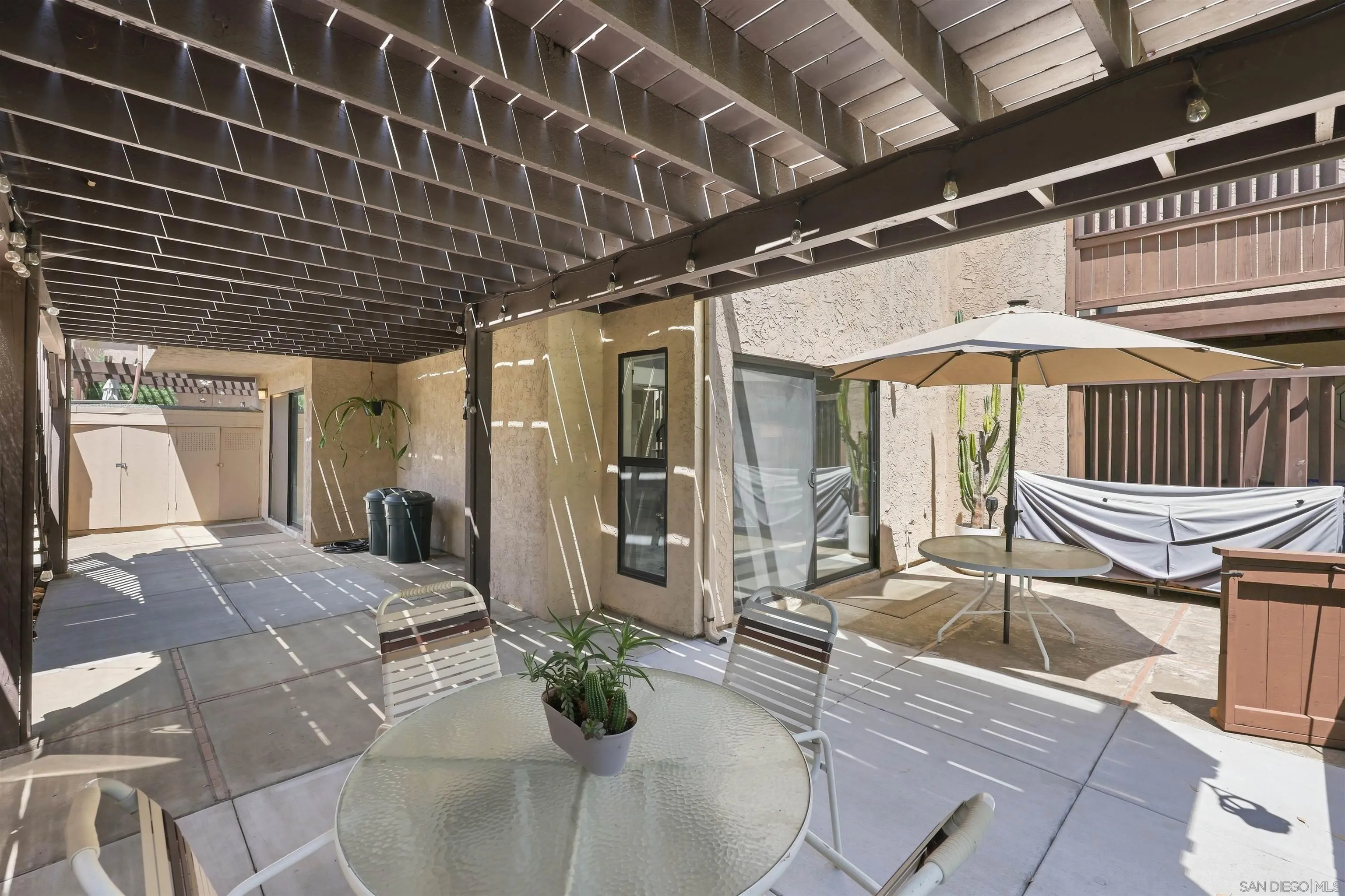 23621 Country Villa Rd