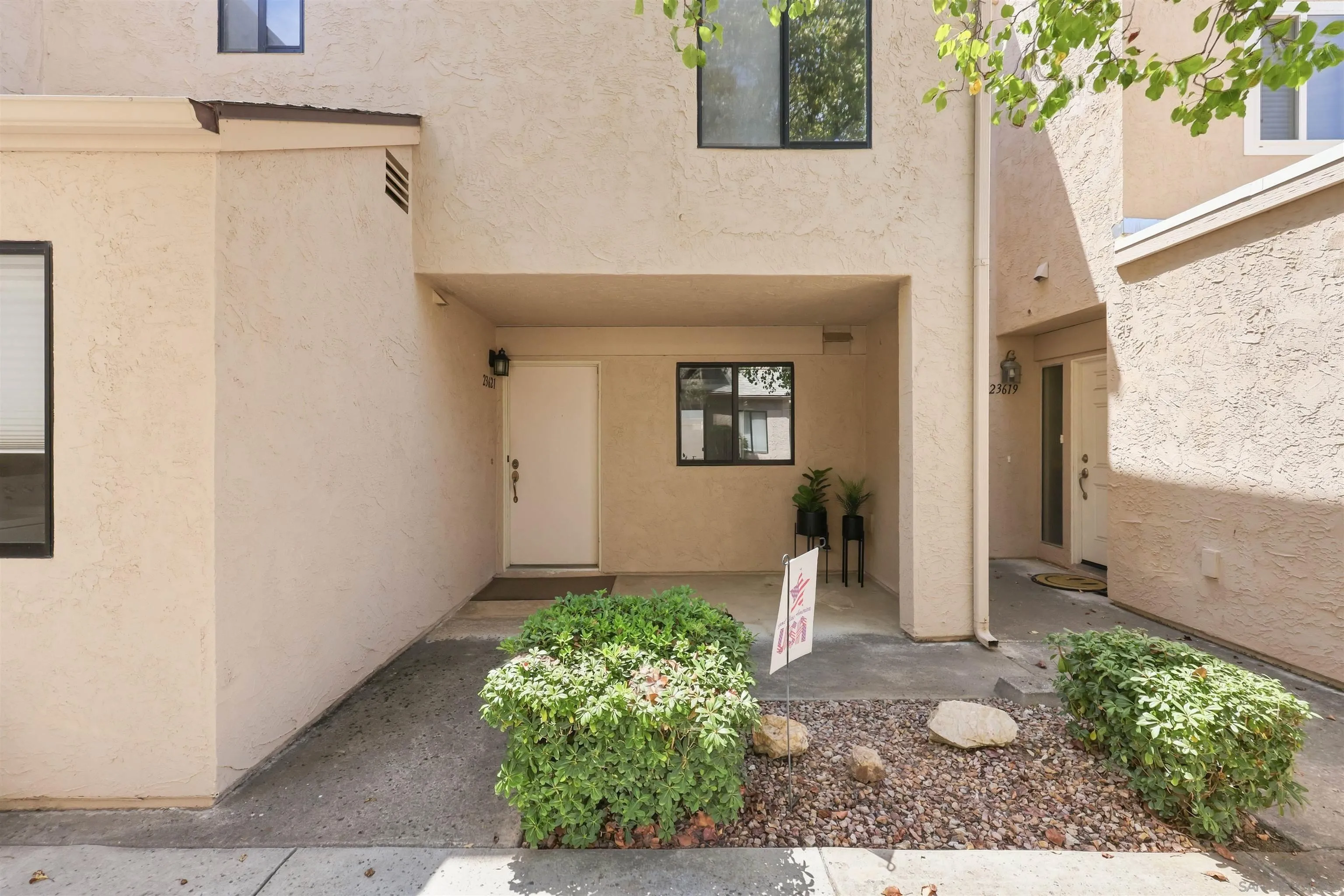 23621 Country Villa Rd