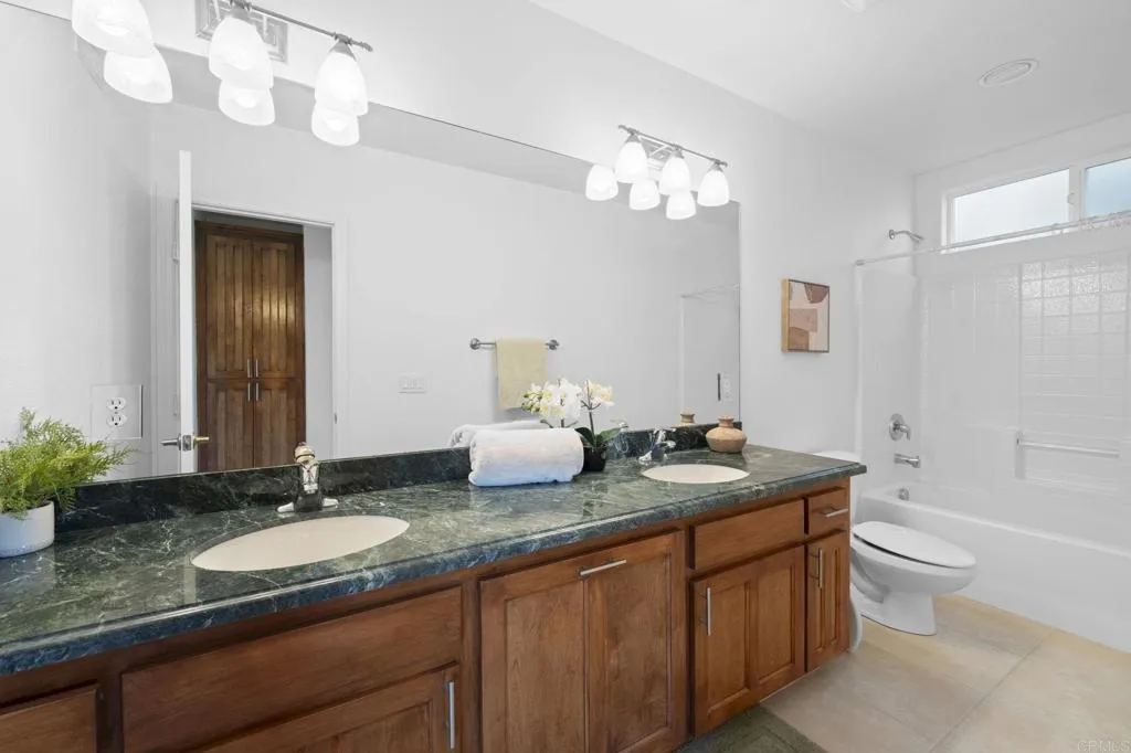 15615 Vista Vicente Drive Unit 18