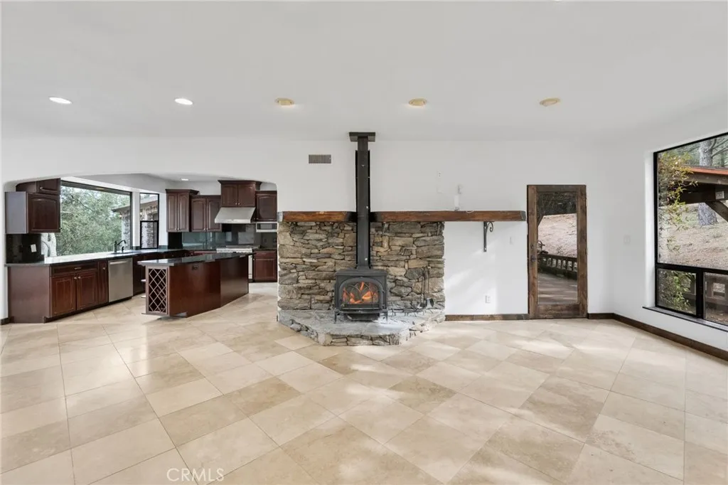 4251 Highway 79